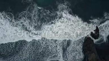 西班牙特内里费加那利群岛黑沙滩暗礁<strong>上海</strong>浪的高空俯视图